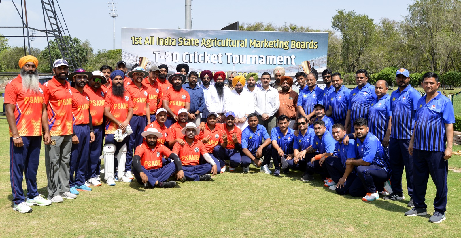 Harchand Singh Barsat encouraged the players in the T20 cricket tournament.